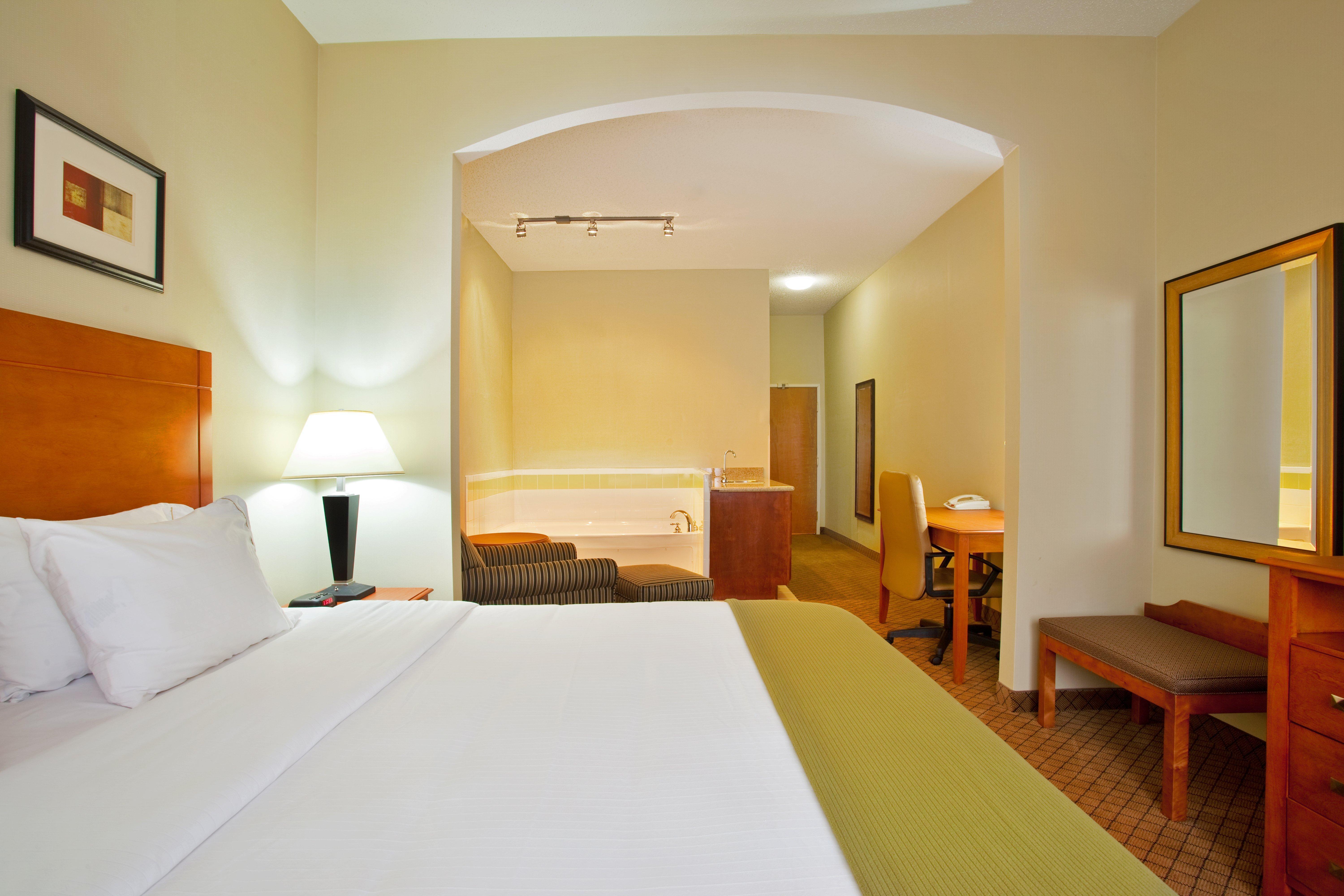 Holiday Inn Express Hotel & Suites Goshen By Ihg Extérieur photo
