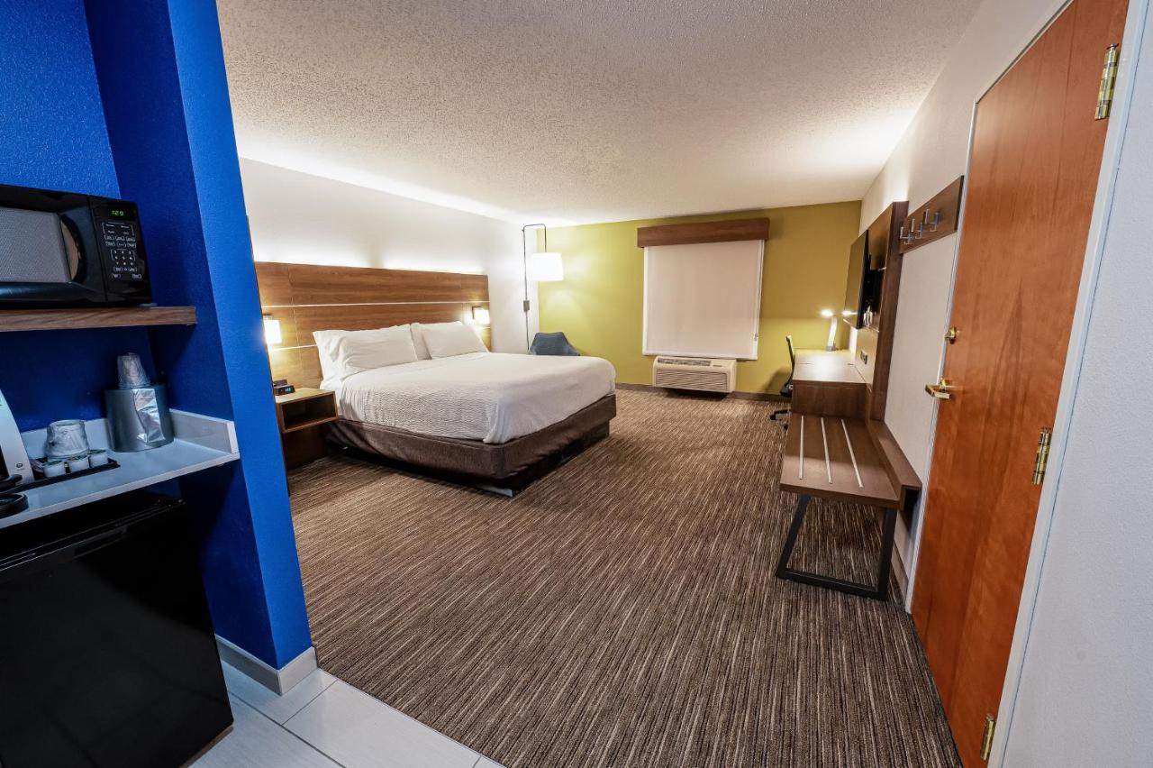 Holiday Inn Express Hotel & Suites Goshen By Ihg Extérieur photo