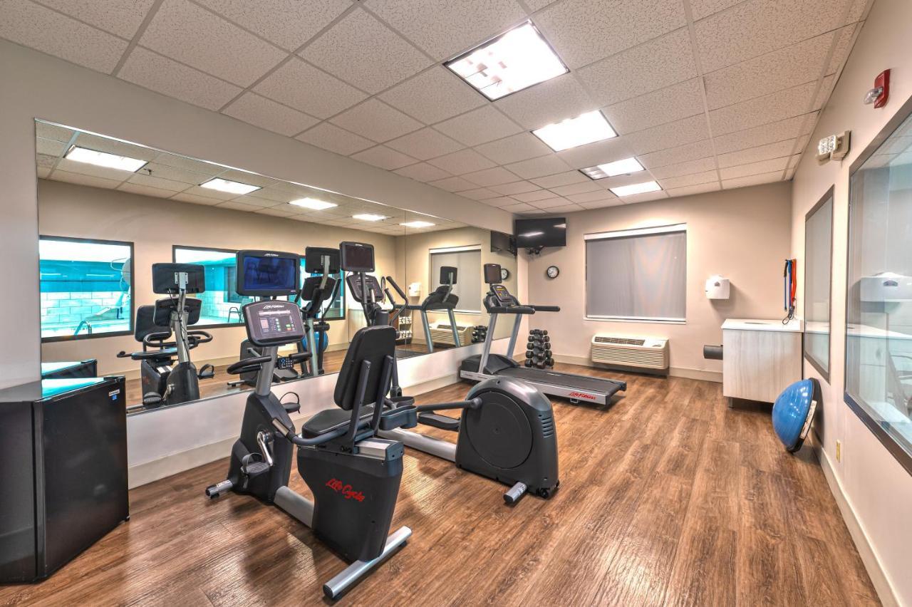 Holiday Inn Express Hotel & Suites Goshen By Ihg Extérieur photo