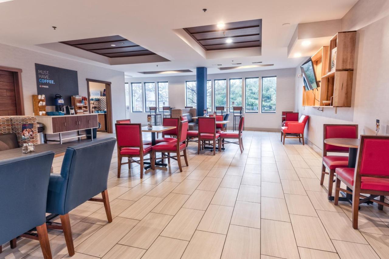Holiday Inn Express Hotel & Suites Goshen By Ihg Extérieur photo