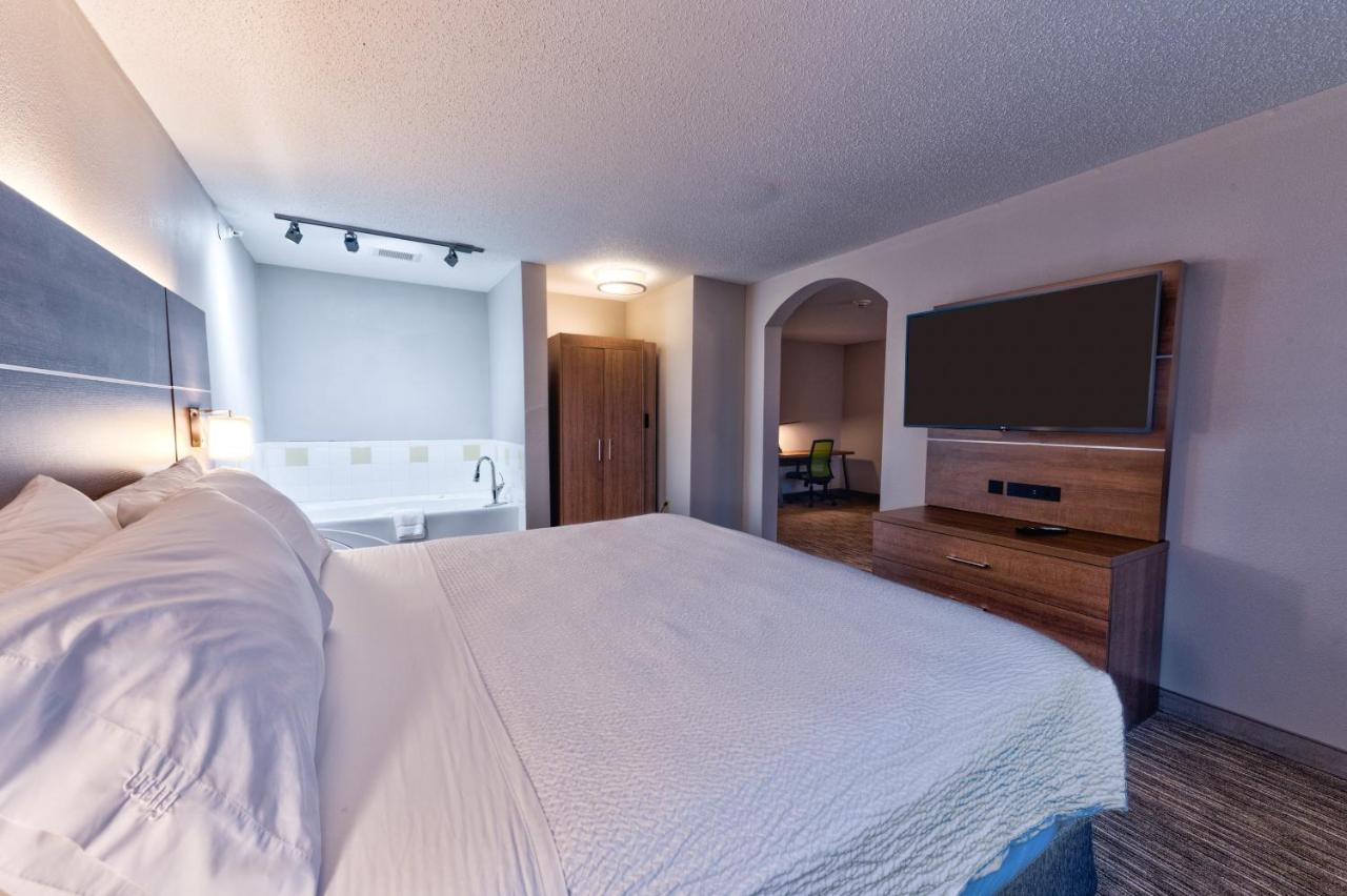 Holiday Inn Express Hotel & Suites Goshen By Ihg Extérieur photo