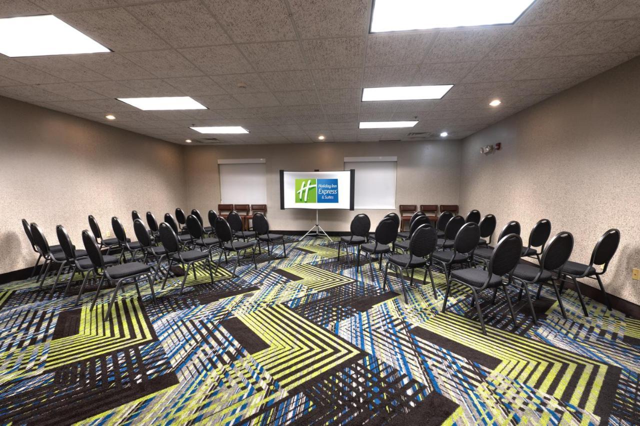 Holiday Inn Express Hotel & Suites Goshen By Ihg Extérieur photo