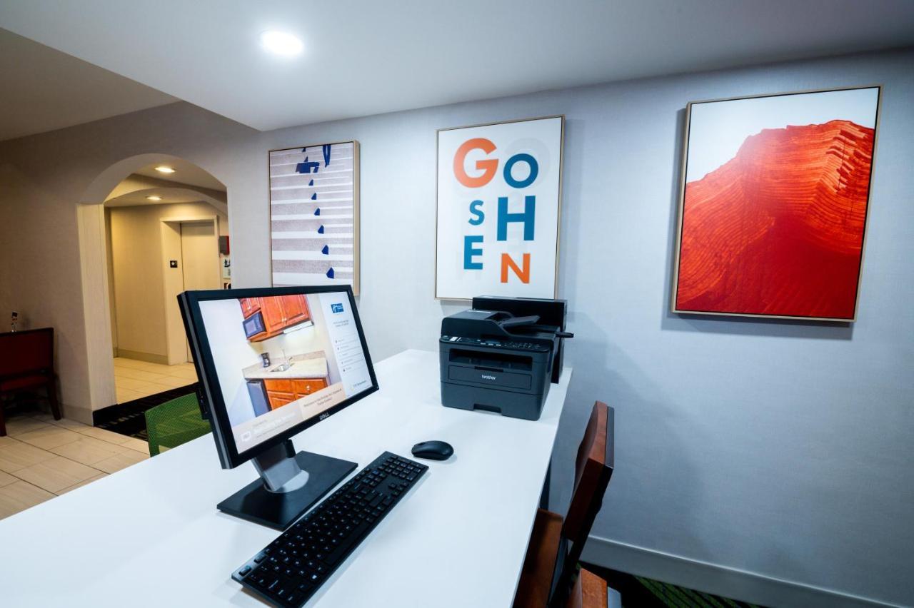 Holiday Inn Express Hotel & Suites Goshen By Ihg Extérieur photo