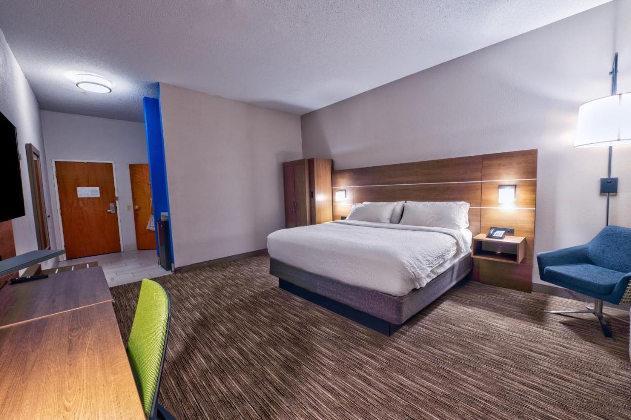 Holiday Inn Express Hotel & Suites Goshen By Ihg Extérieur photo
