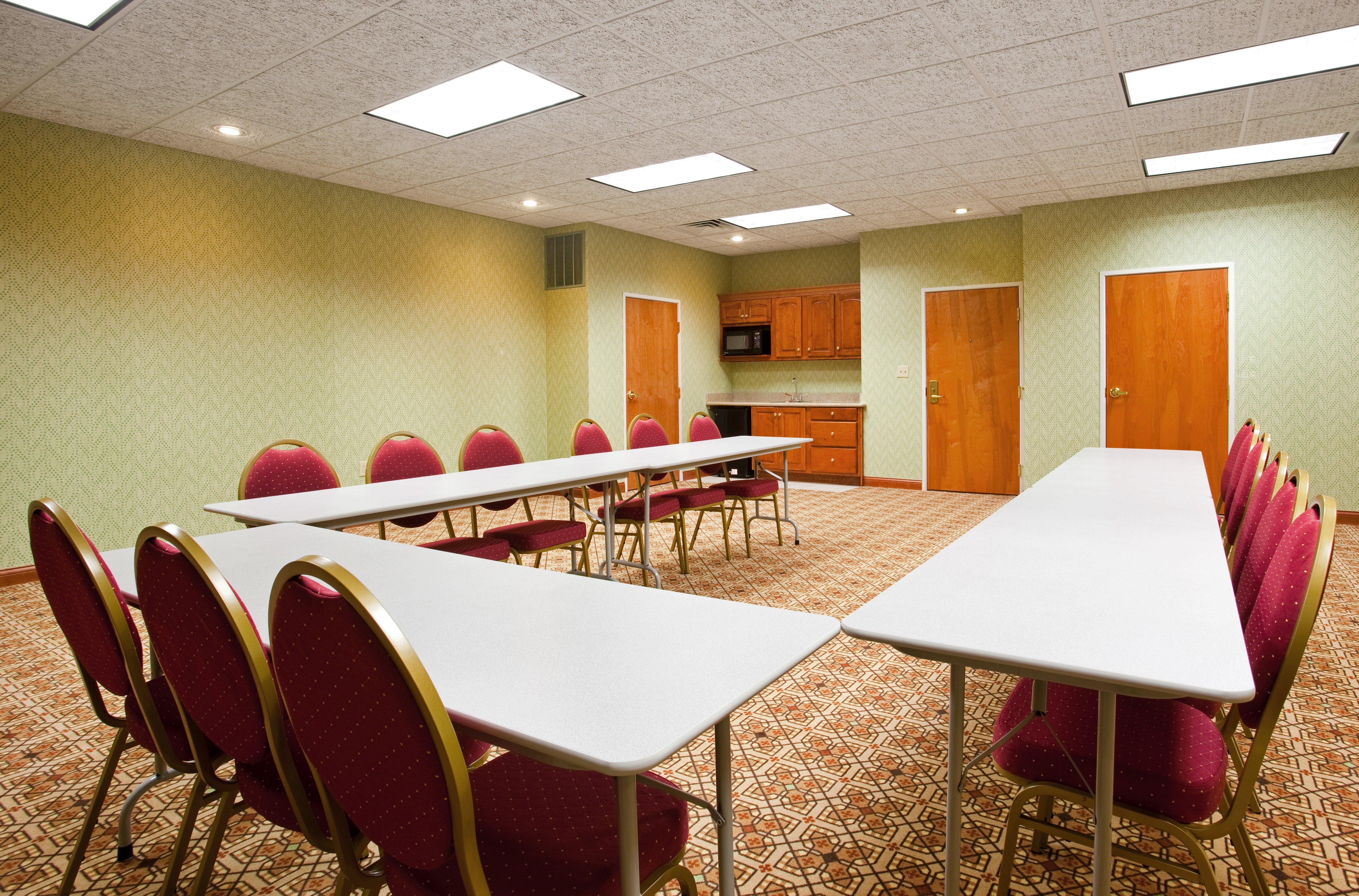 Holiday Inn Express Hotel & Suites Goshen By Ihg Extérieur photo