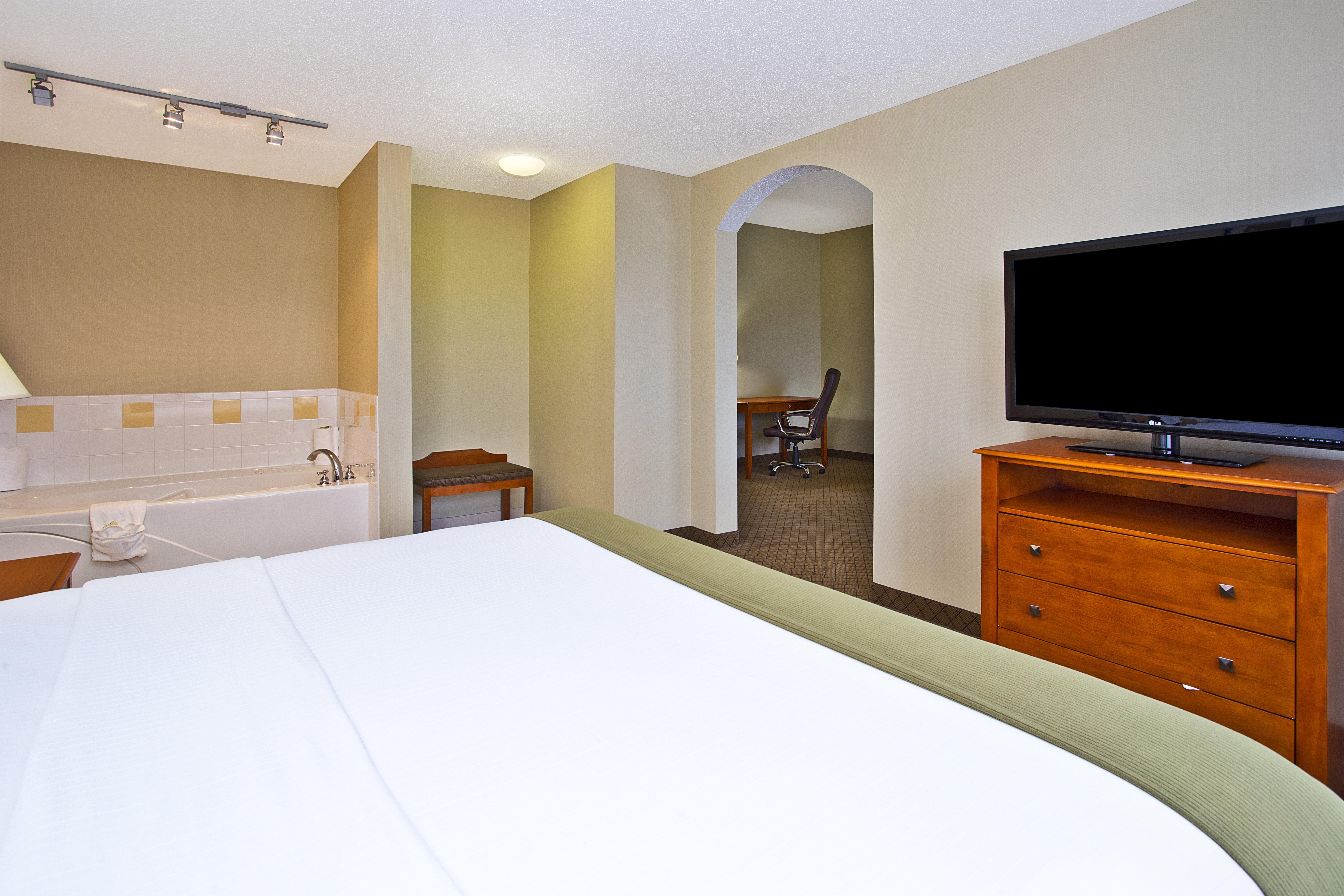 Holiday Inn Express Hotel & Suites Goshen By Ihg Extérieur photo