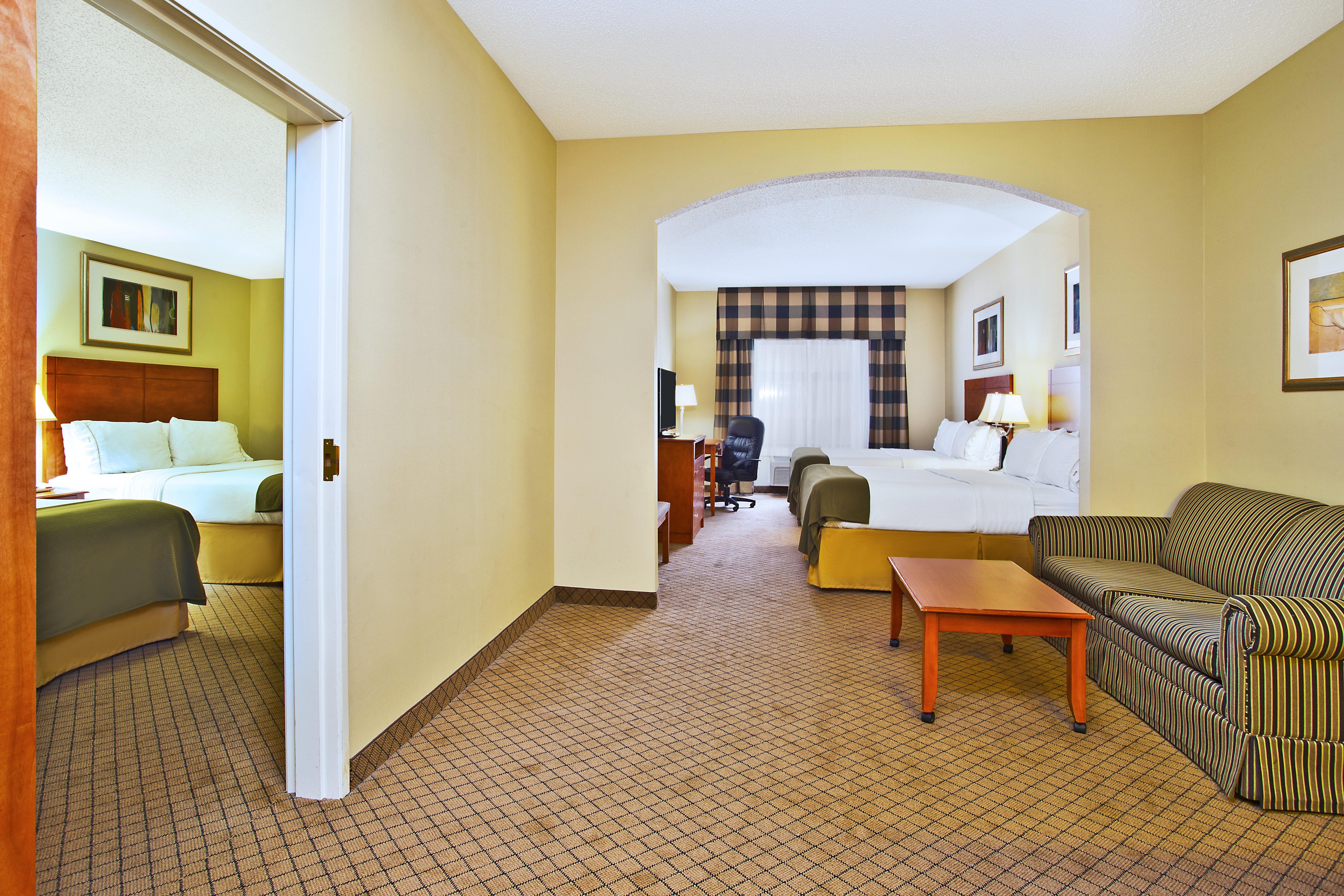Holiday Inn Express Hotel & Suites Goshen By Ihg Extérieur photo